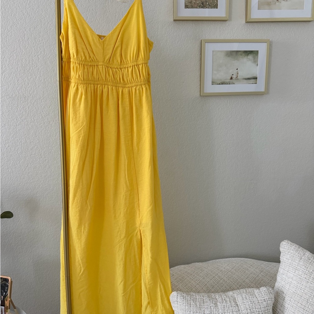 Eyeshadow Yellow Midi Dress